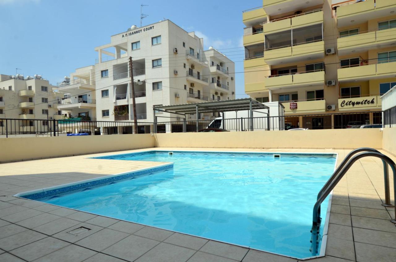 Olivia Mackenzie 2 Bedroom Flat With Pool Larnaca Exterior photo