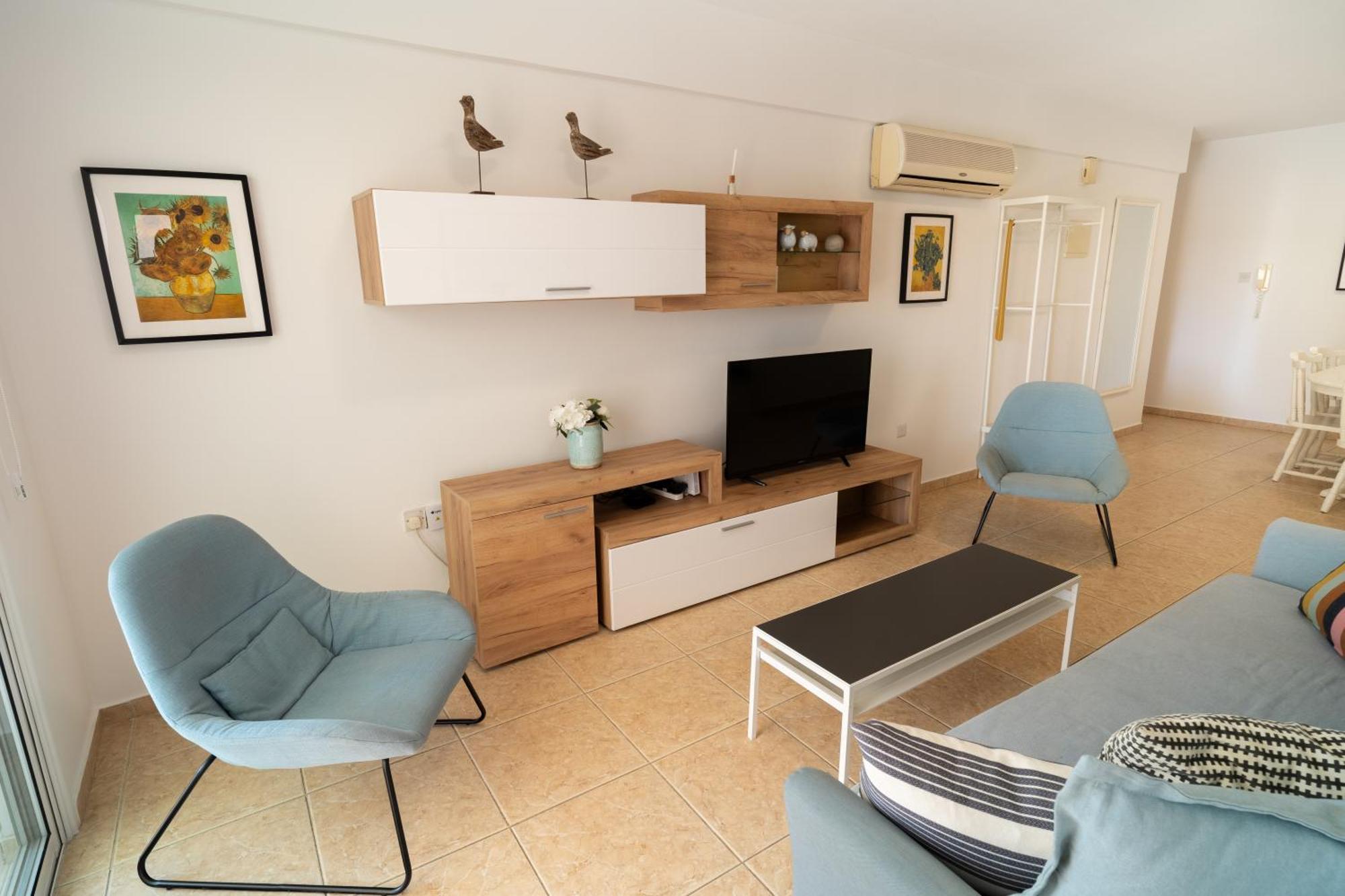 Olivia Mackenzie 2 Bedroom Flat With Pool Larnaca Exterior photo