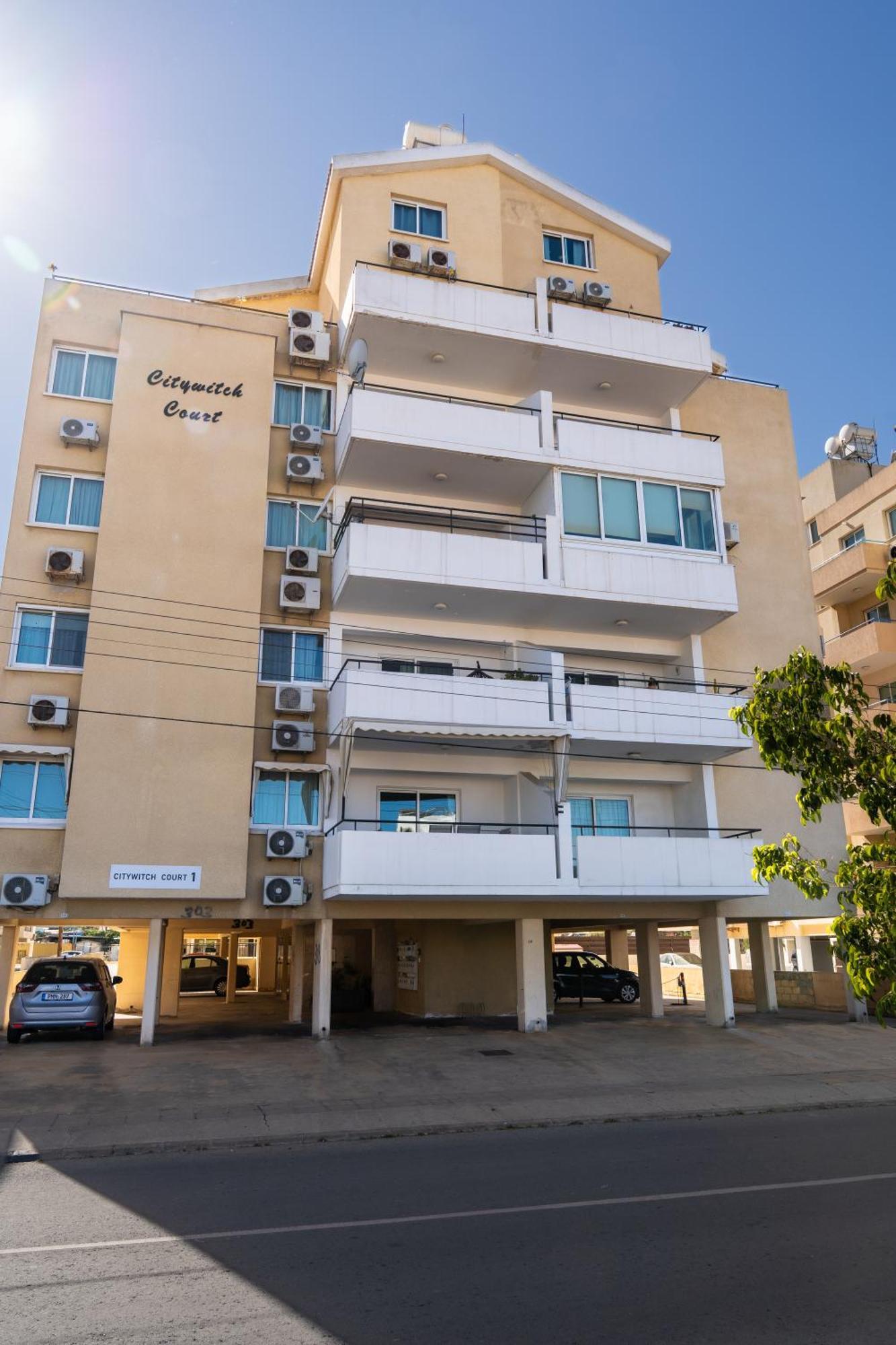 Olivia Mackenzie 2 Bedroom Flat With Pool Larnaca Exterior photo