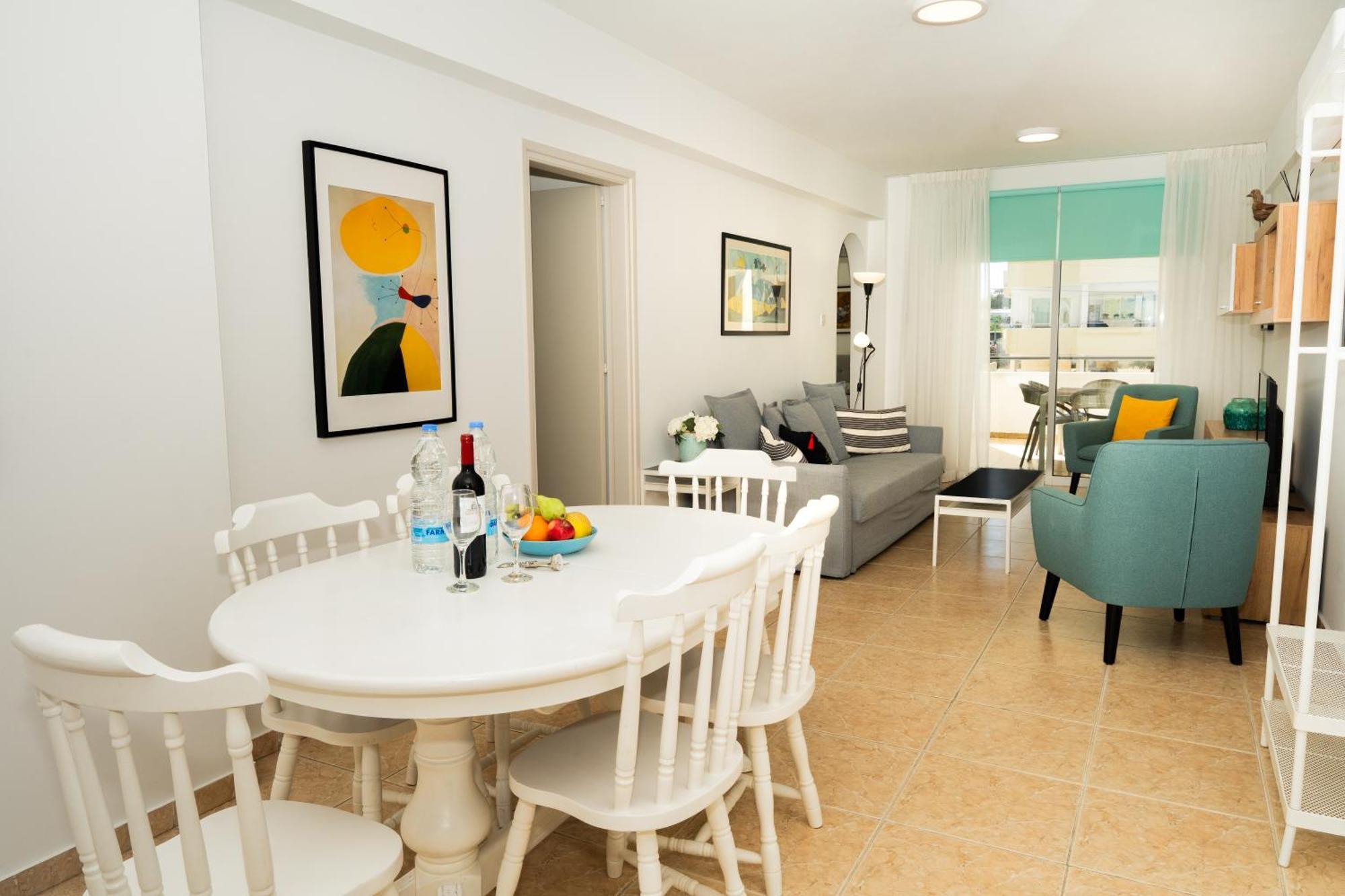 Olivia Mackenzie 2 Bedroom Flat With Pool Larnaca Exterior photo