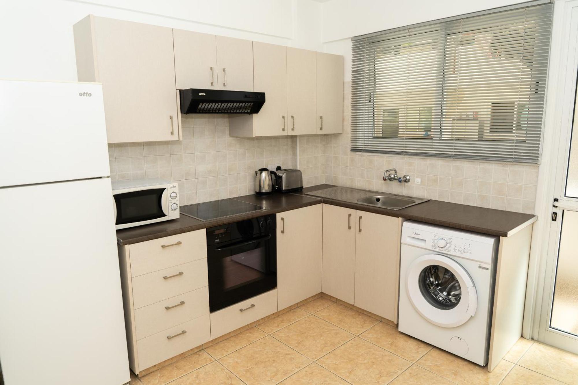 Olivia Mackenzie 2 Bedroom Flat With Pool Larnaca Exterior photo